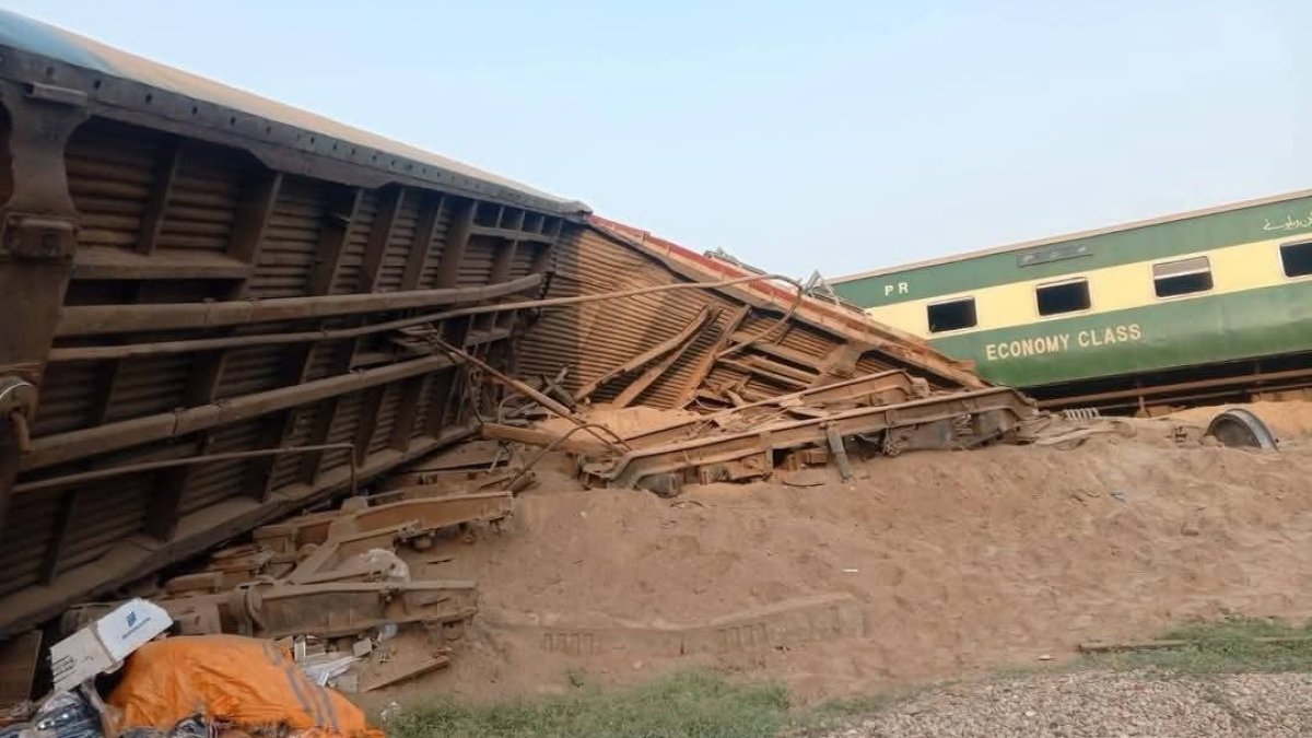 Pakistan’da tren kazası: Ölü ve çok sayıda yaralı var